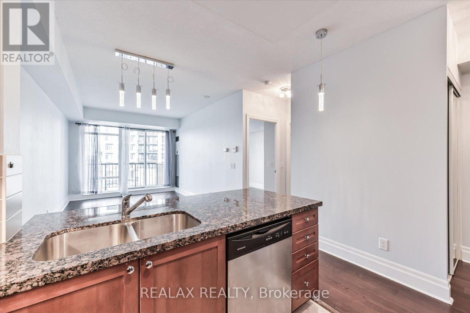 801 - 131 Upper Duke Crescent, Markham (Unionville), Ontario  L6G 0C9 - Photo 3 - N14097576