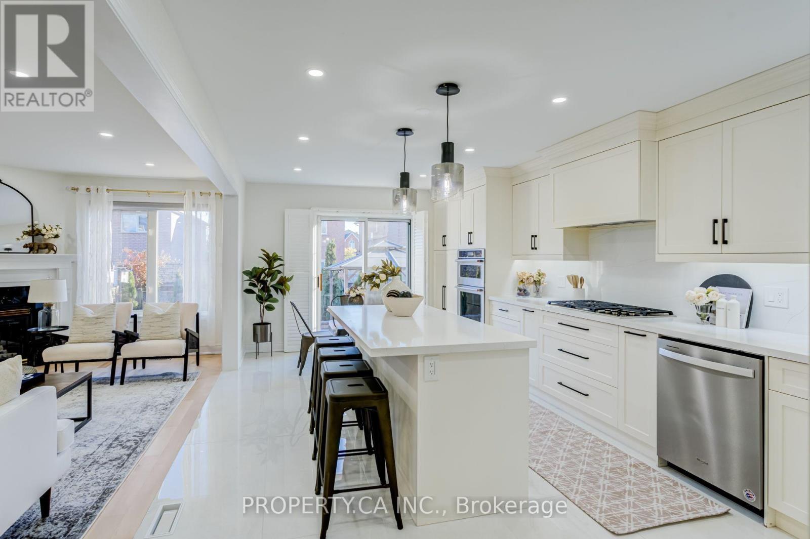 131 Giotto Crescent, Vaughan (Maple), Ontario  L6A 3N7 - Photo 4 - N14097690