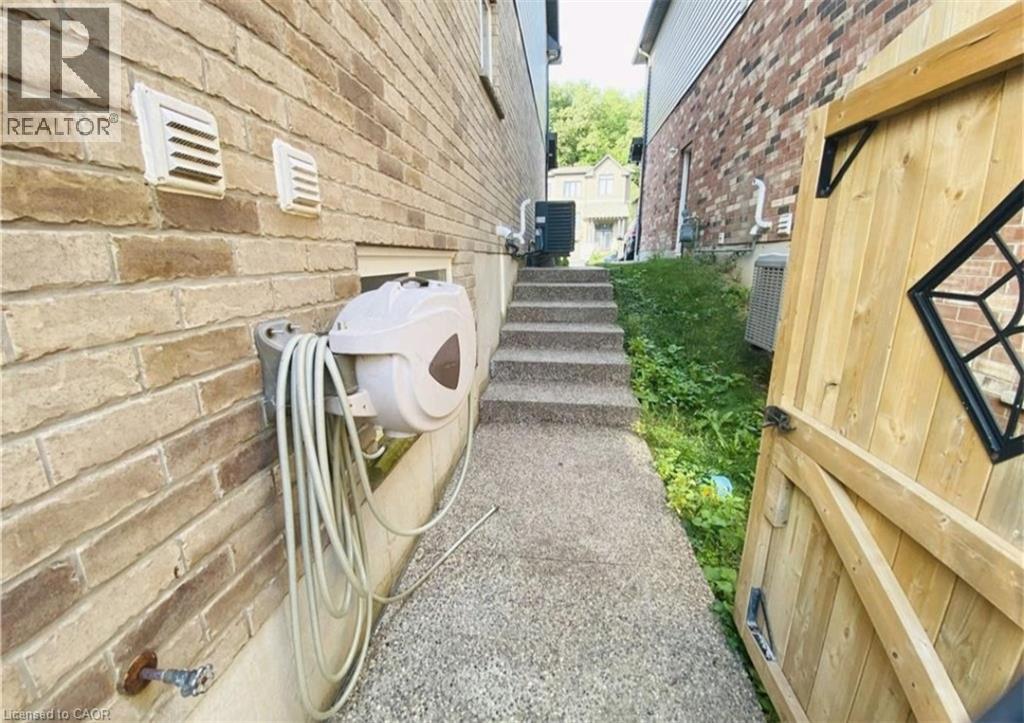 319 Moorlands Crescent, Kitchener, Ontario  N2P 0C5 - Photo 21 - 40872347