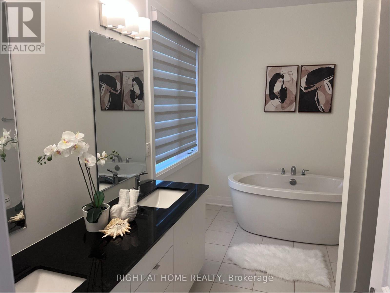 13 Spiritwood Way, Brampton, Ontario  L7A 5L9 - Photo 4 - W14097406