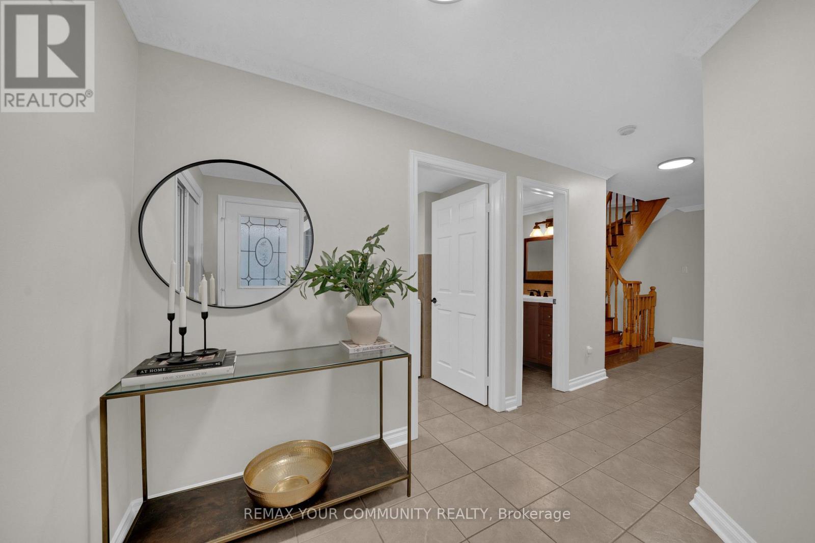 118 Waterbury Street, Caledon (Bolton East), Ontario  L7E 2G1 - Photo 5 - W14097526