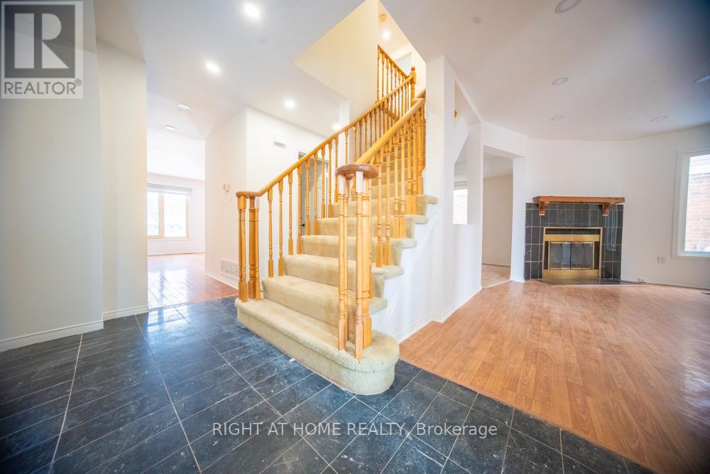 3932 Rushton Crescent, Mississauga, Ontario  L5L 4H8 - Photo 3 - W14097594