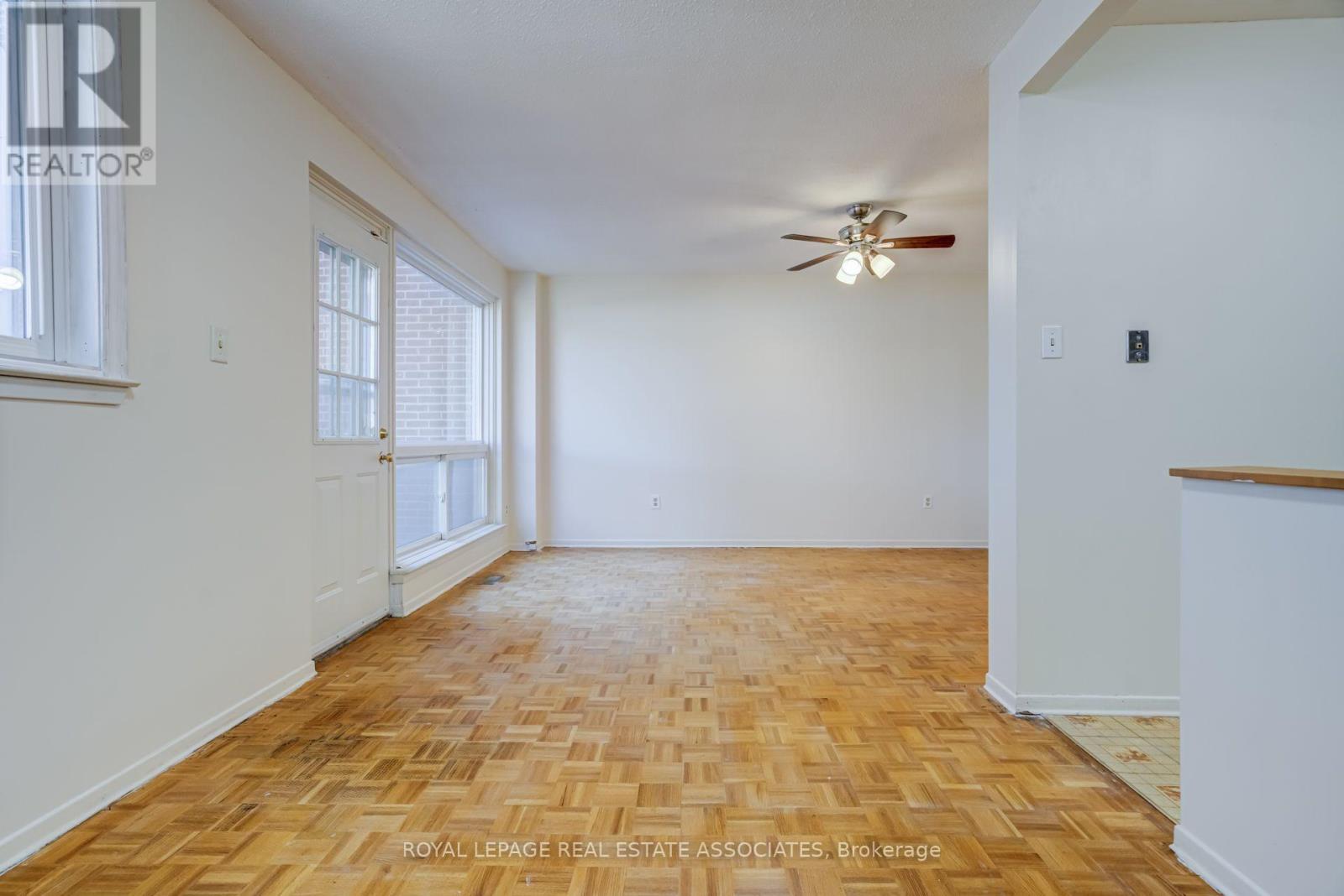 215 Mississauga Valley Boulevard, Mississauga (Mississauga Valleys), Ontario  L5A 1Y7 - Photo 14 - W14097610