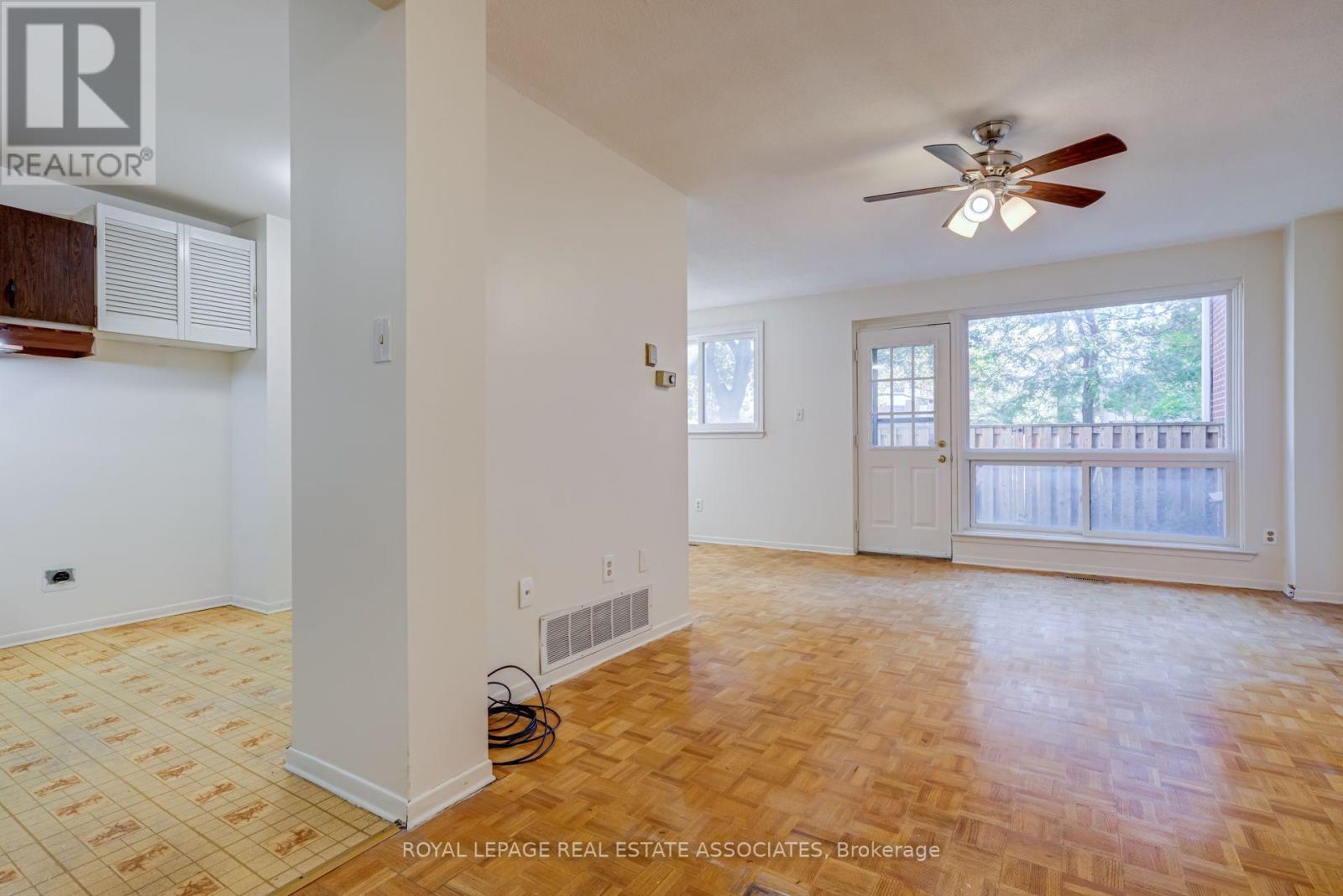 215 Mississauga Valley Boulevard, Mississauga (Mississauga Valleys), Ontario  L5A 1Y7 - Photo 7 - W14097610