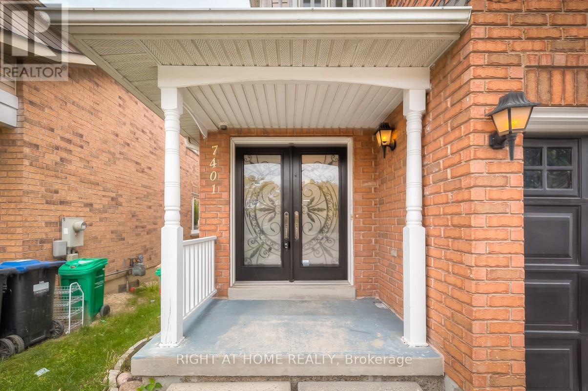 7401 VILLAGE WALK, mississauga (meadowvale village), Ontario