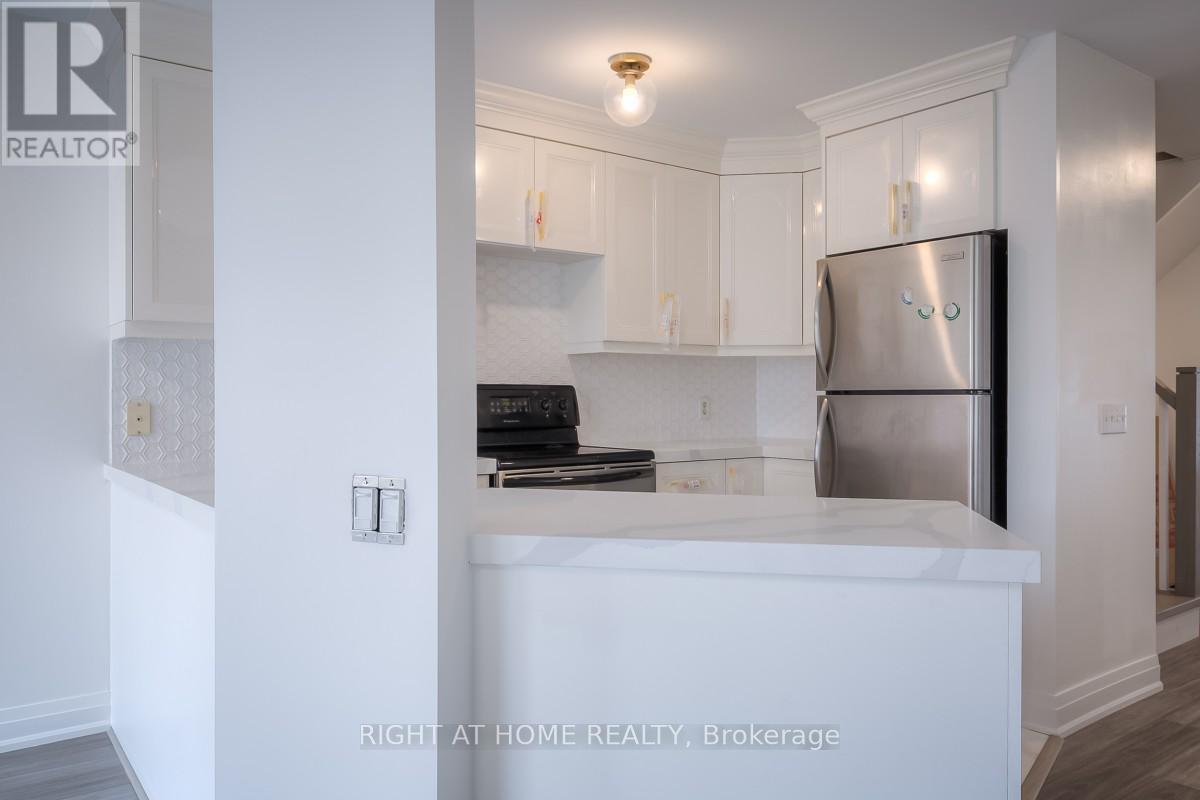7401 Village Walk, Mississauga (Meadowvale Village), Ontario  L5W 1X6 - Photo 11 - W14097658