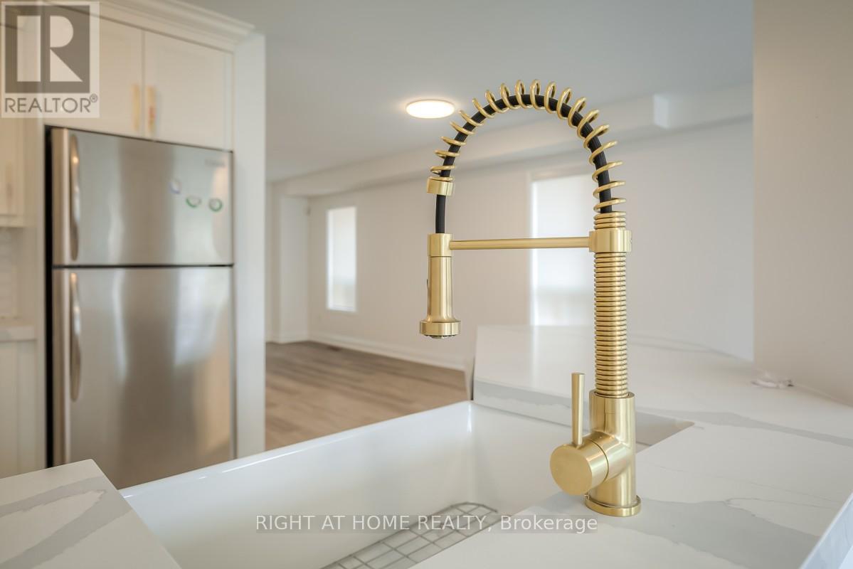 7401 Village Walk, Mississauga (Meadowvale Village), Ontario  L5W 1X6 - Photo 14 - W14097658