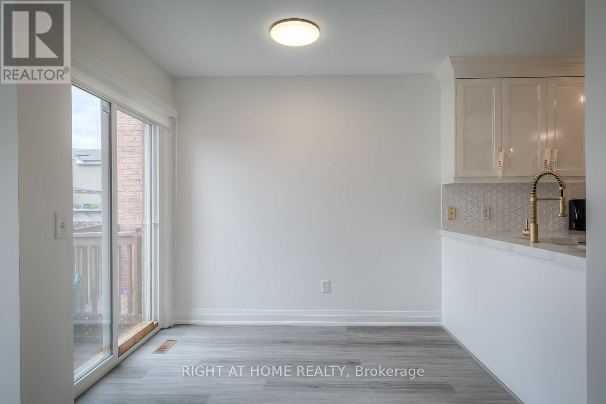 7401 Village Walk, Mississauga (Meadowvale Village), Ontario  L5W 1X6 - Photo 15 - W14097658