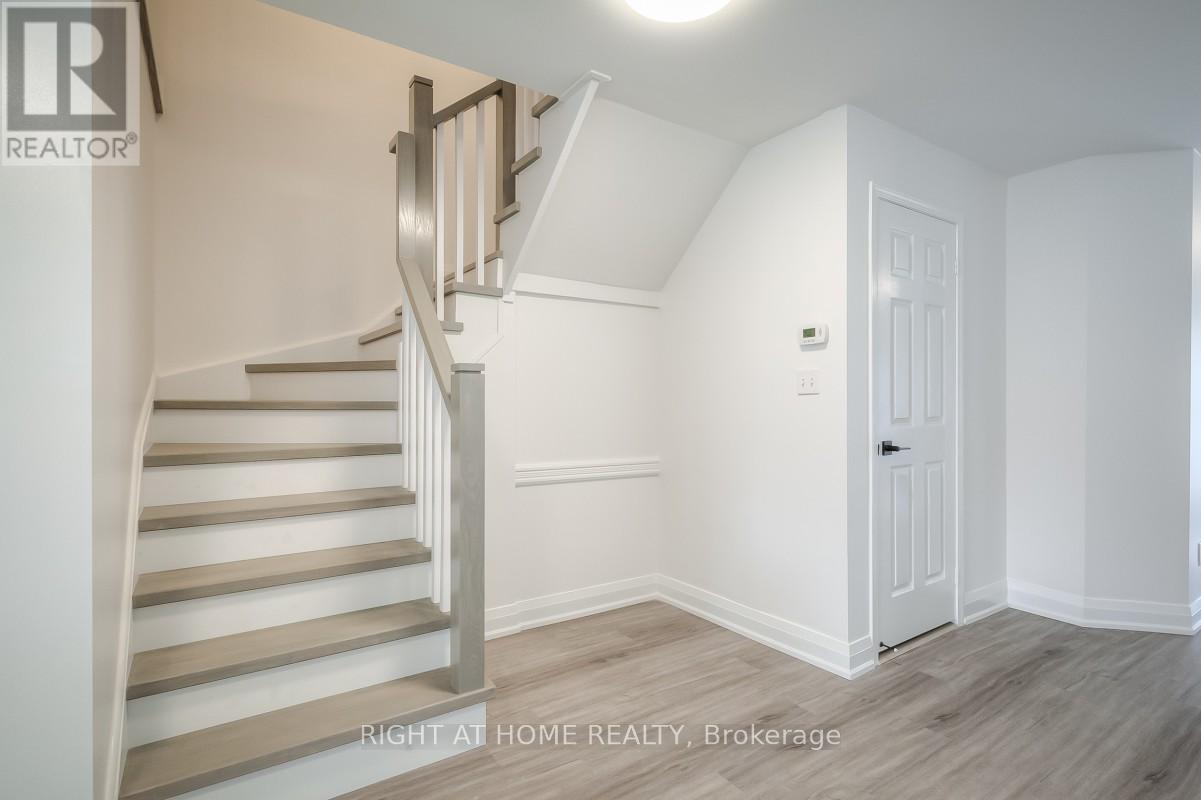 7401 Village Walk, Mississauga (Meadowvale Village), Ontario  L5W 1X6 - Photo 17 - W14097658
