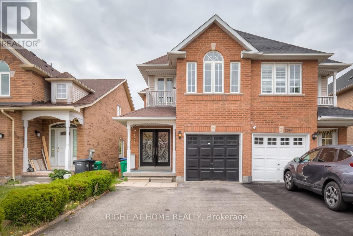 7401 Village Walk, Mississauga (Meadowvale Village), Ontario  L5W 1X6 - Photo 2 - W14097658