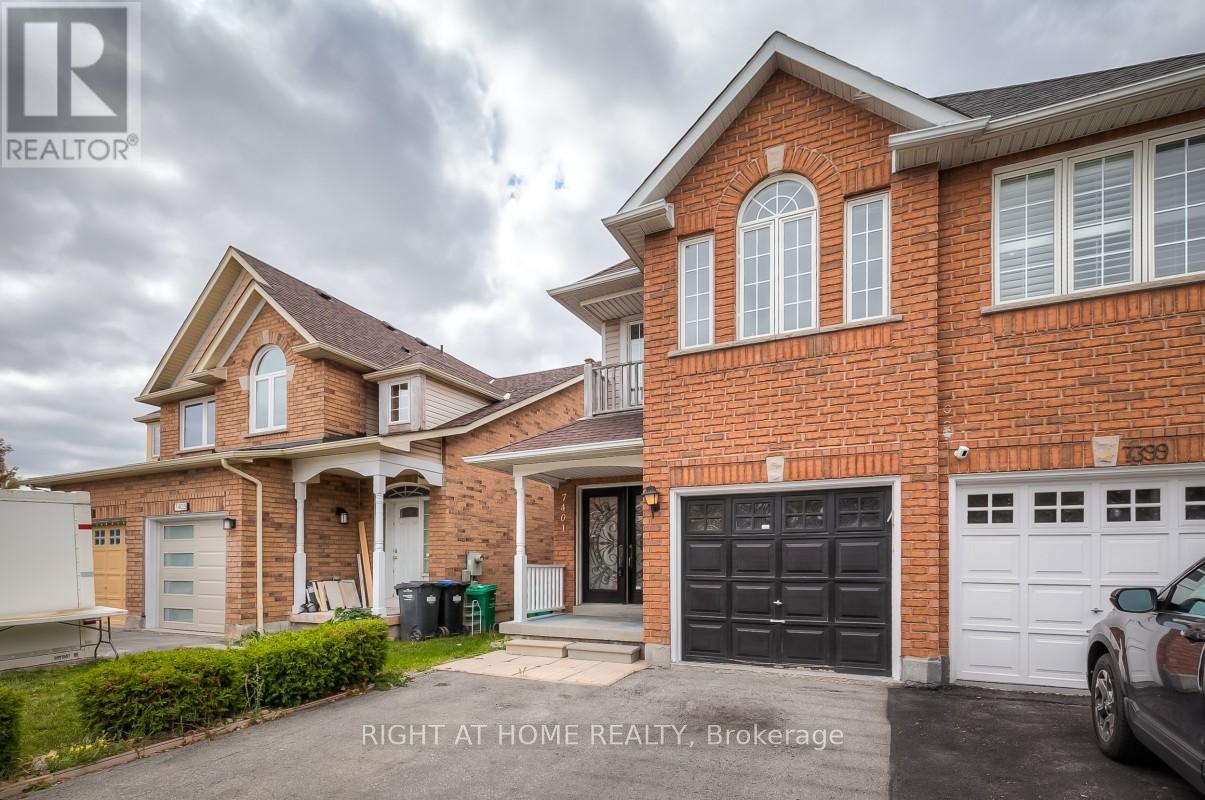 7401 Village Walk, Mississauga (Meadowvale Village), Ontario  L5W 1X6 - Photo 3 - W14097658