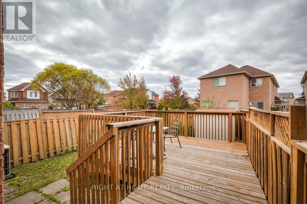 7401 Village Walk, Mississauga (Meadowvale Village), Ontario  L5W 1X6 - Photo 33 - W14097658