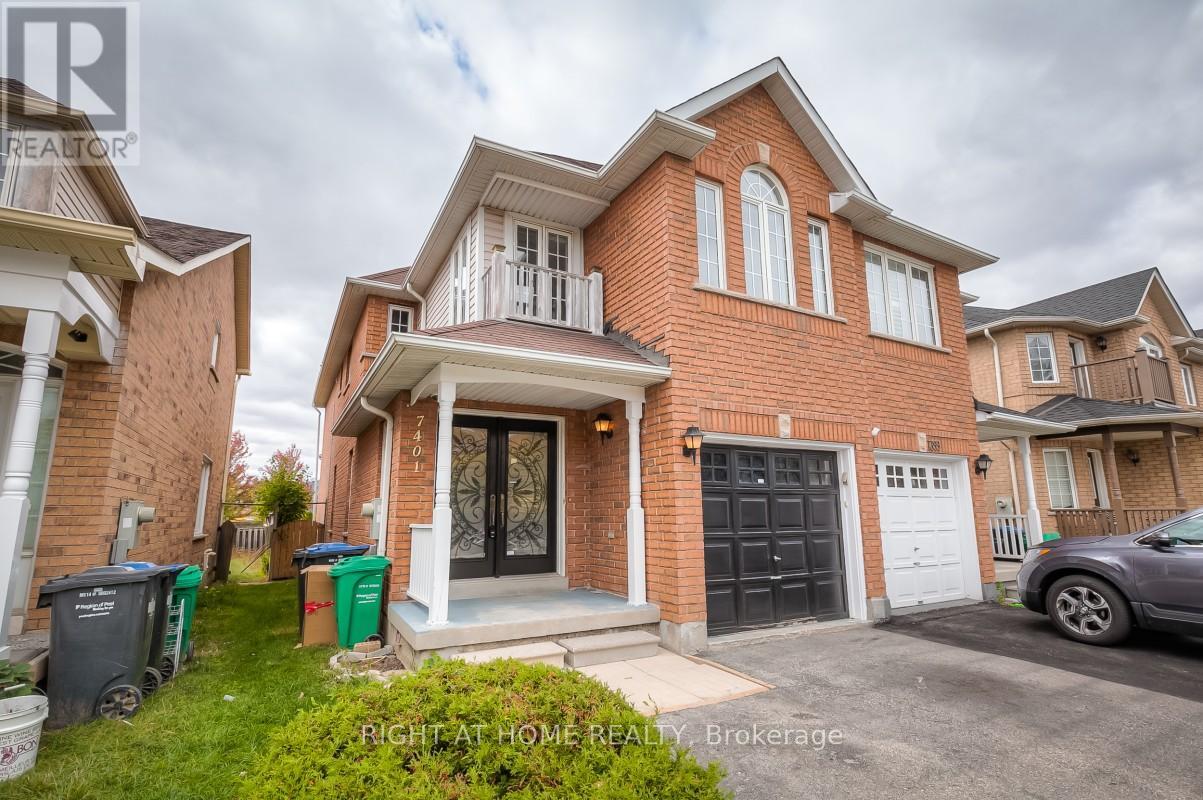 7401 Village Walk, Mississauga (Meadowvale Village), Ontario  L5W 1X6 - Photo 4 - W14097658
