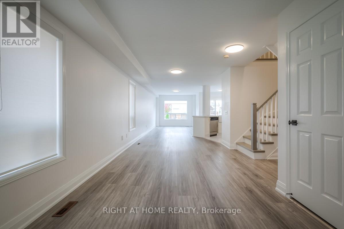 7401 Village Walk, Mississauga (Meadowvale Village), Ontario  L5W 1X6 - Photo 6 - W14097658