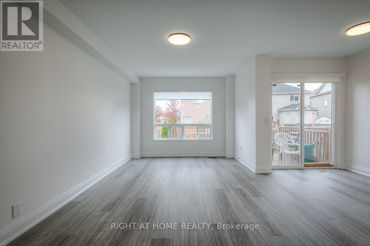 7401 Village Walk, Mississauga (Meadowvale Village), Ontario  L5W 1X6 - Photo 8 - W14097658