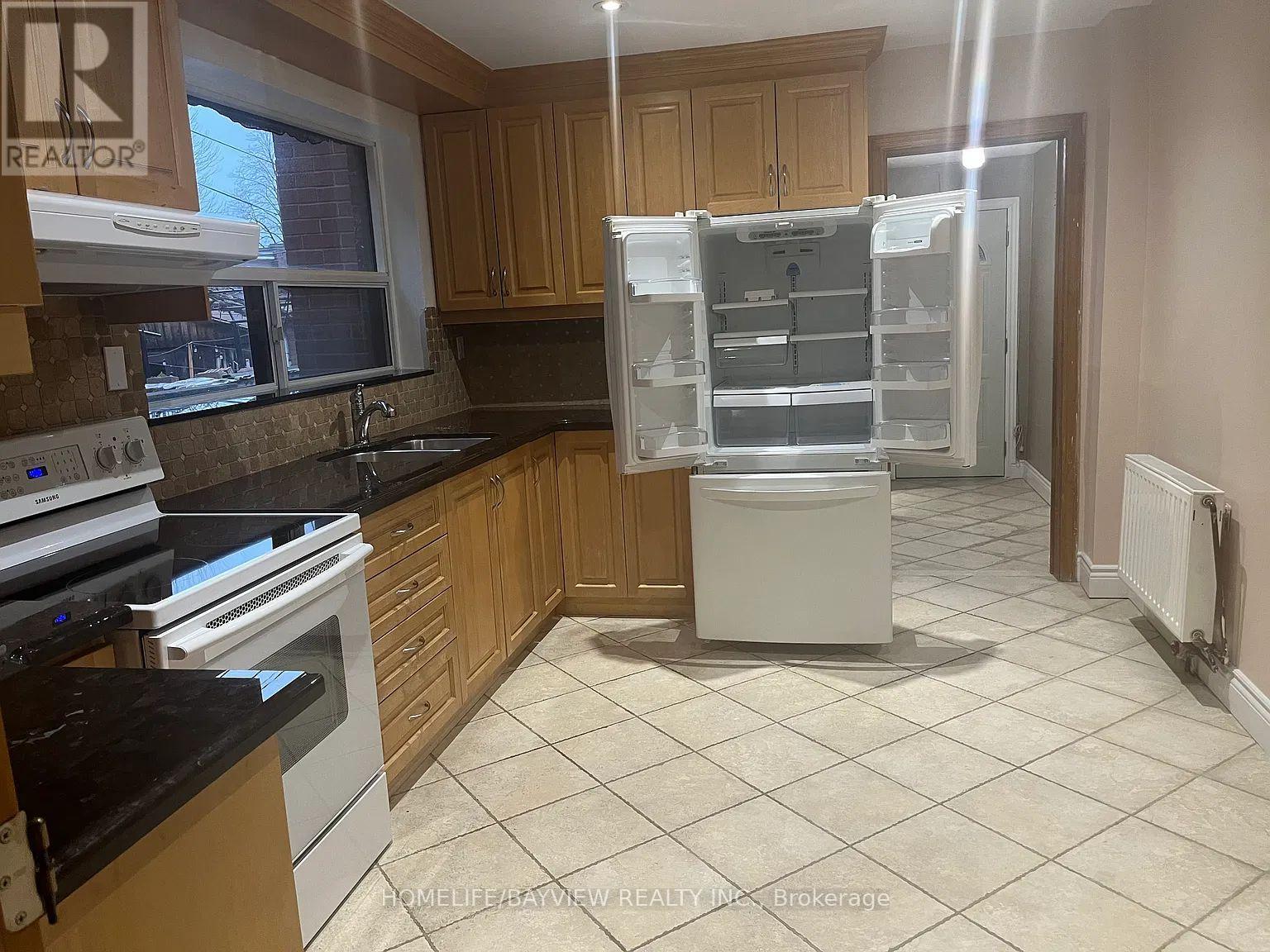 190 Campbell (Main Floor) Avenue, Toronto (Dovercourt-Wallace Emerson-Junction), Ontario  M6P 3V4 - Photo 2 - W14097694