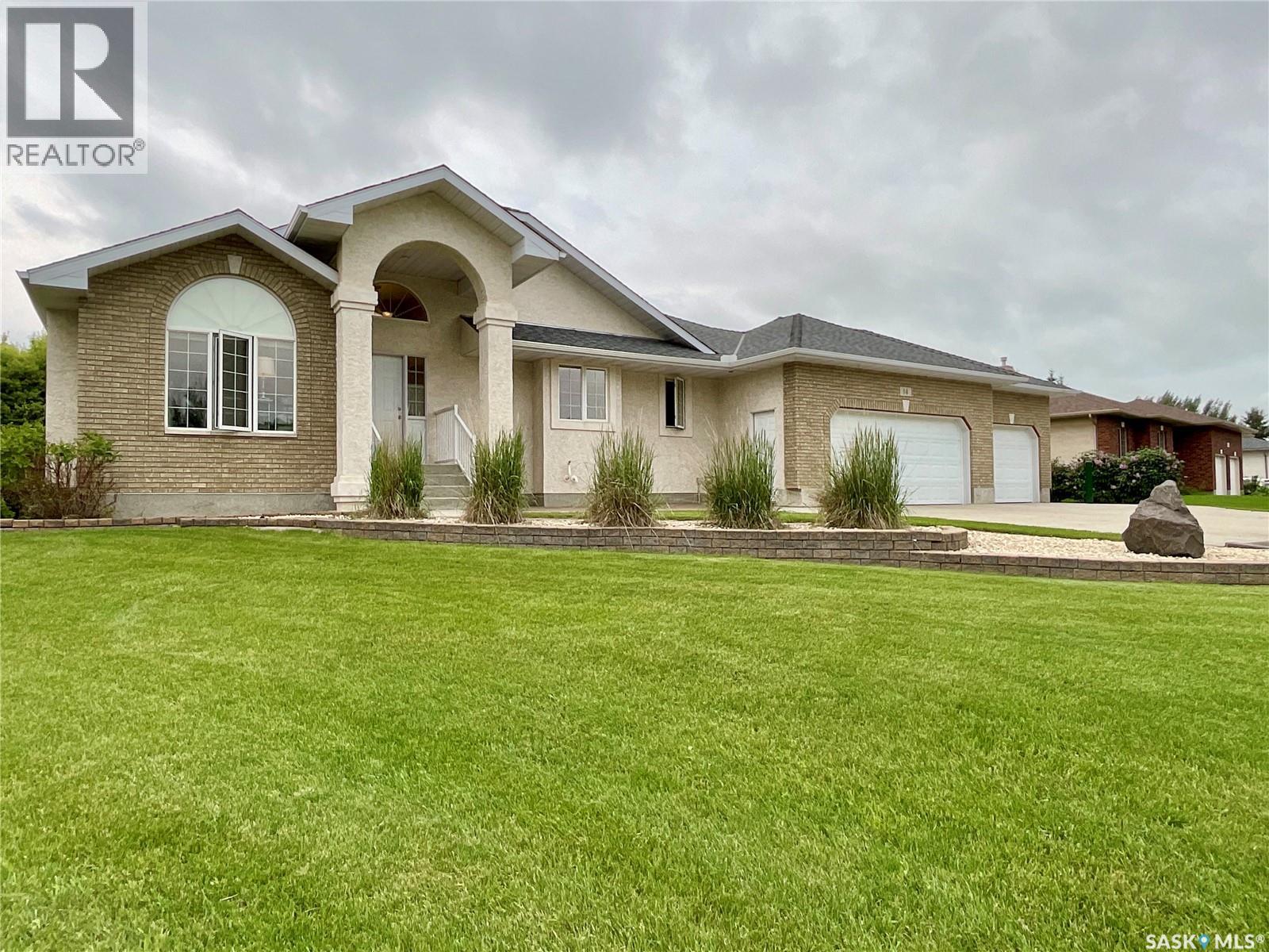 14 Lott Road, White City, Saskatchewan  S4L 5B1 - Photo 2 - SK051537