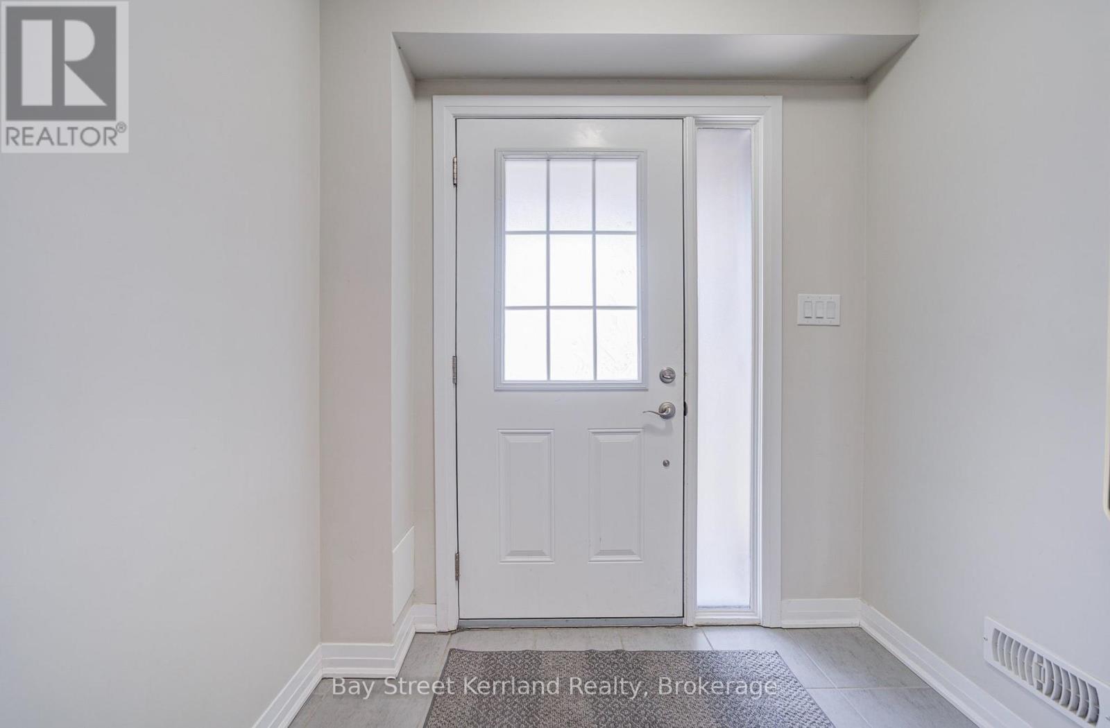 7 Sportsman Hill Street, Kitchener, Ontario  N2P 2N7 - Photo 3 - X14097442