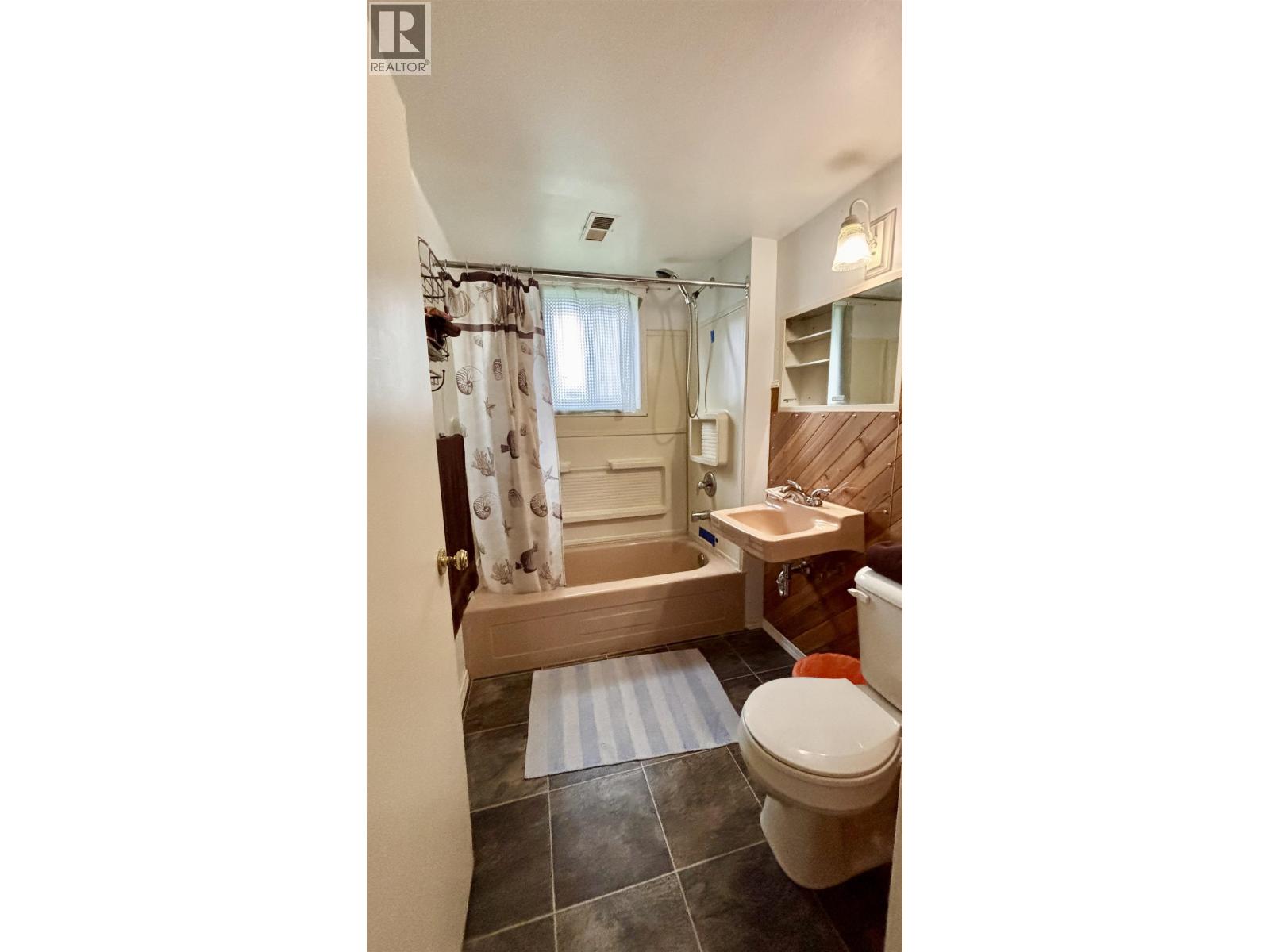 51 White Street, Kitimat, British Columbia  V8C 1H9 - Photo 15 - R3176784