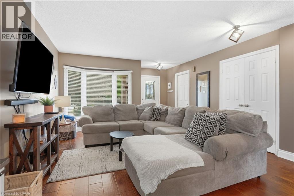 31 Karsh Crescent, Waterdown, Ontario  L0R 2H5 - Photo 5 - 40871775