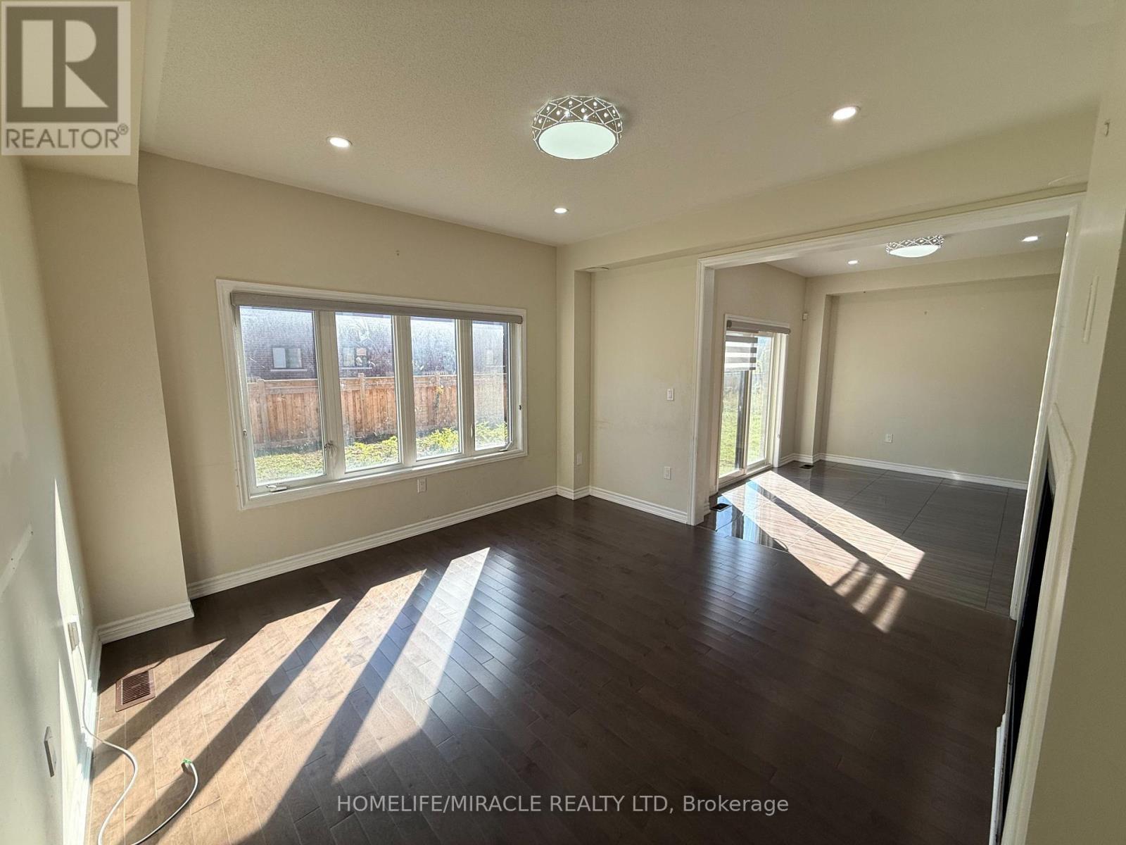 1301 Apollo Street, Oshawa, Ontario  L1K 3E6 - Photo 11 - E14097644