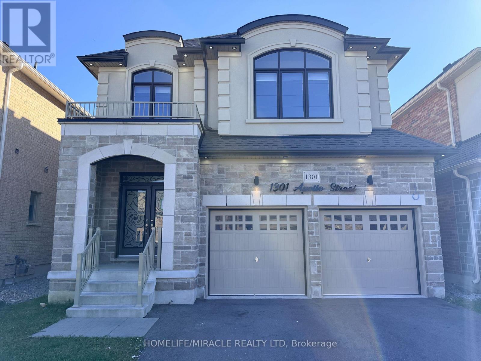 1301 Apollo Street, Oshawa, Ontario  L1K 3E6 - Photo 3 - E14097644
