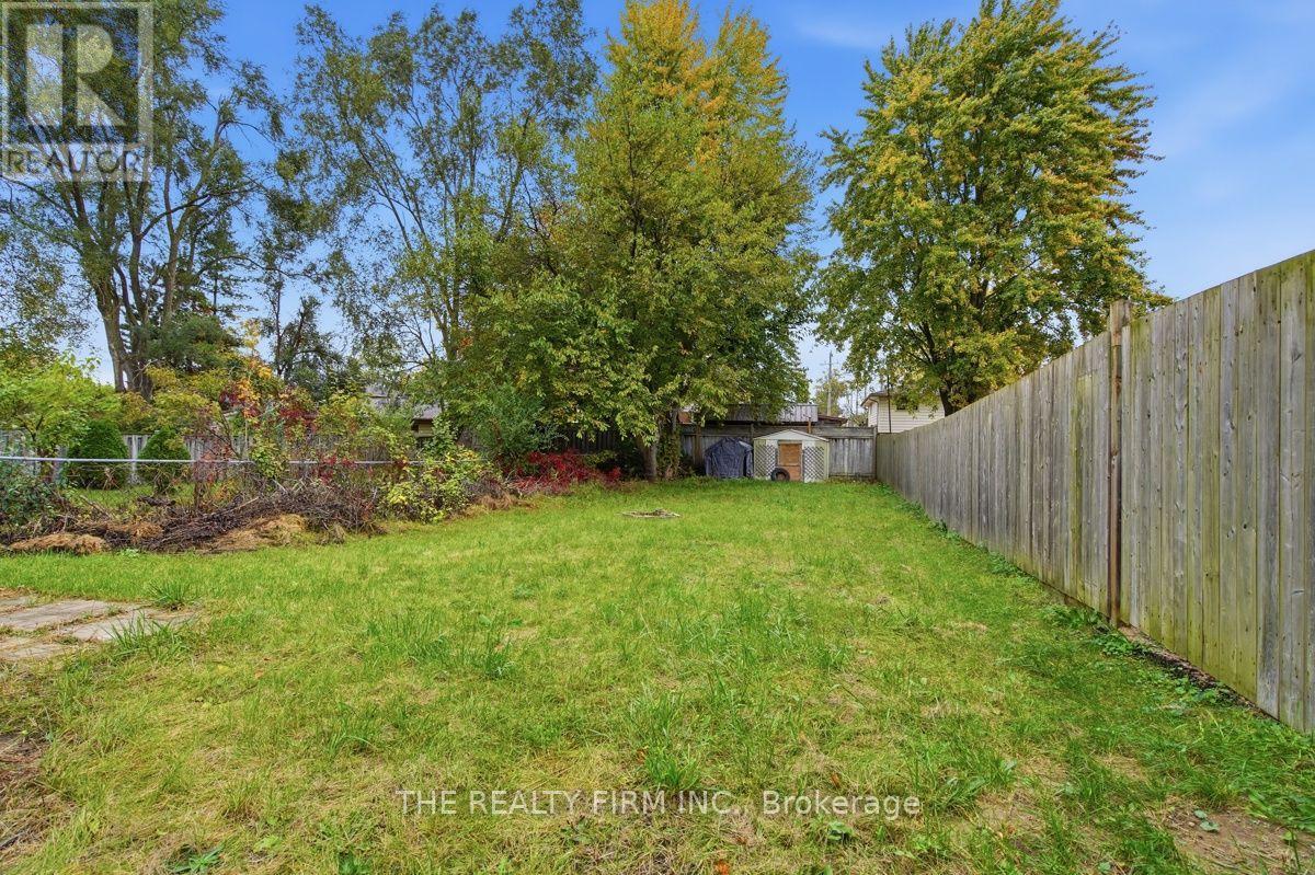 195-197 Southfield Drive, Strathroy-Caradoc, Ontario  N7G 3V3 - Photo 30 - X14097750