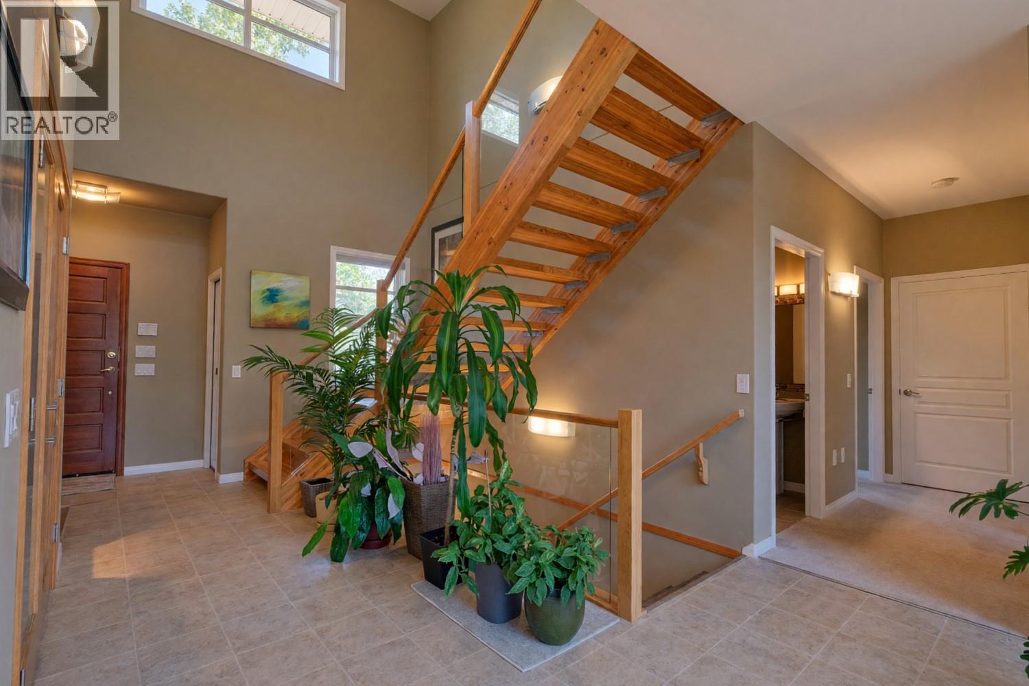 133 Devon Drive, Penticton, British Columbia  V0H 1R5 - Photo 3 - 10403194
