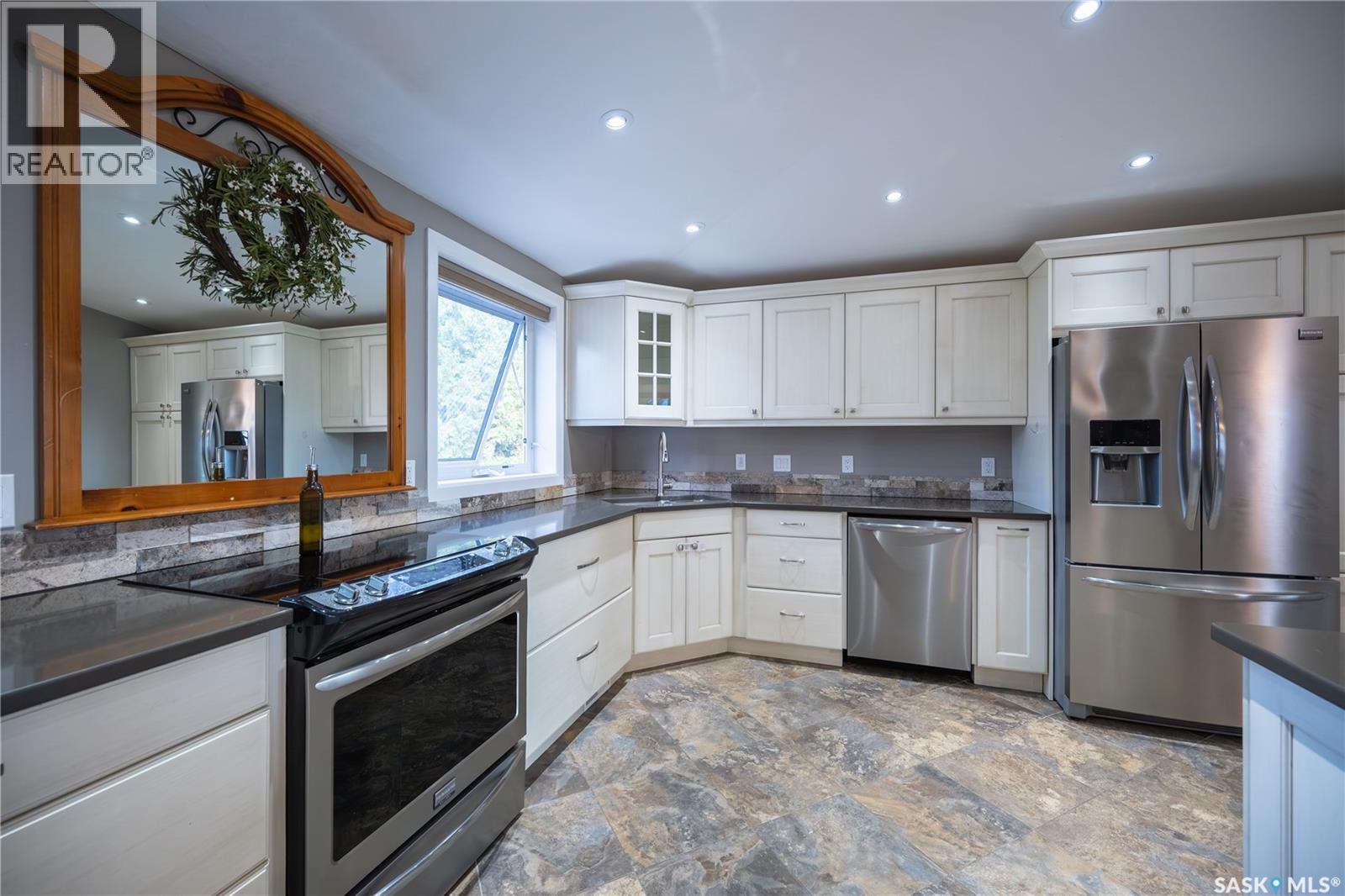 444 Mountview Road, Yorkton, Saskatchewan  S3N 2L3 - Photo 1 - SK051320