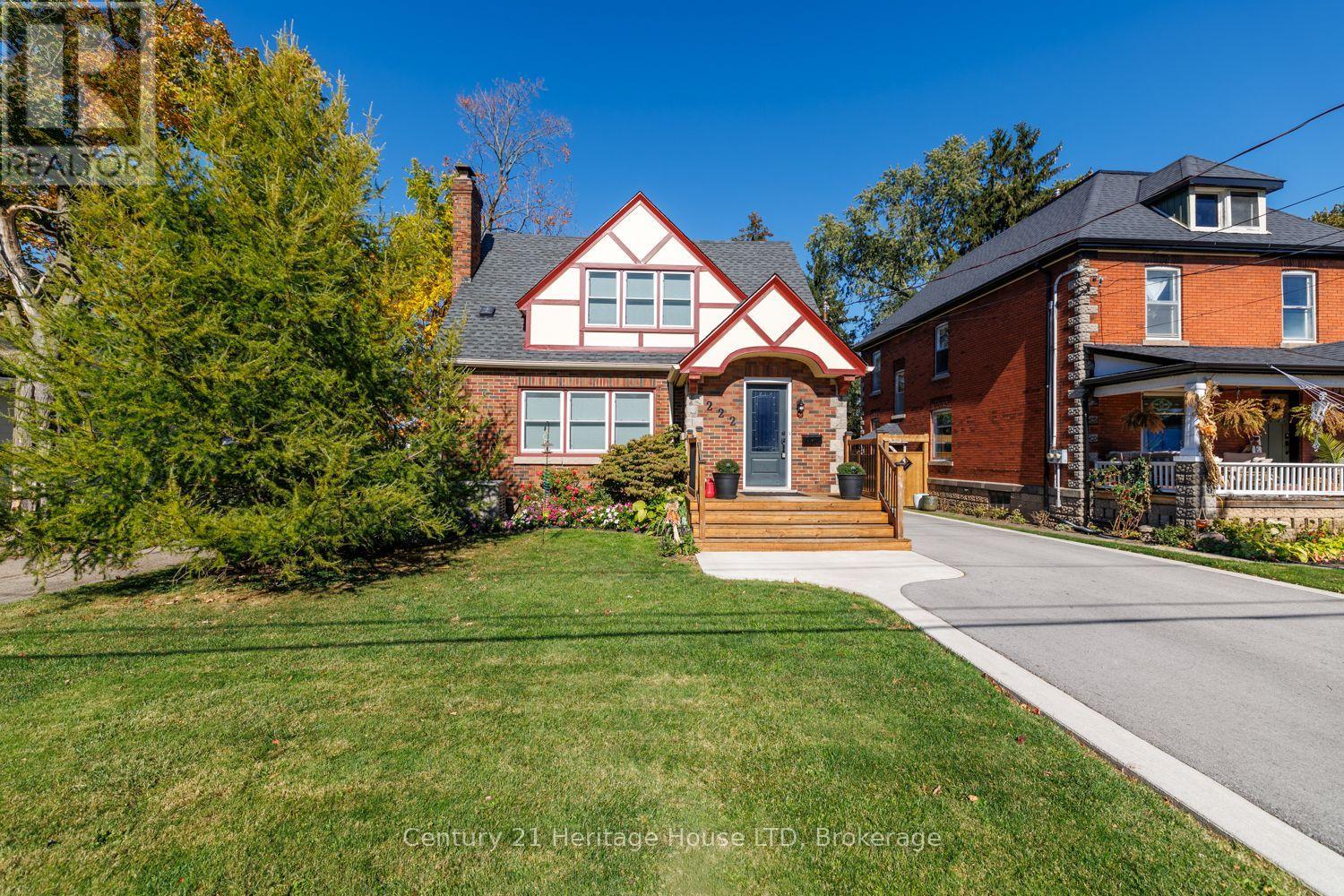 222 Phipps Street, Fort Erie (Central), Ontario L2A 2V5 - Photo 1 - X14097728