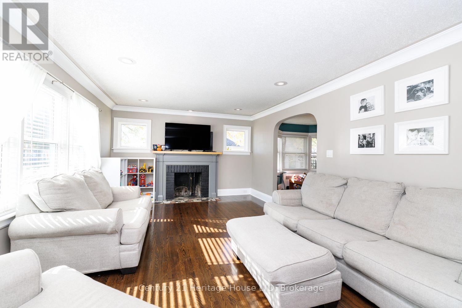 222 Phipps Street, Fort Erie (Central), Ontario L2A 2V5 - Photo 12 - X14097728