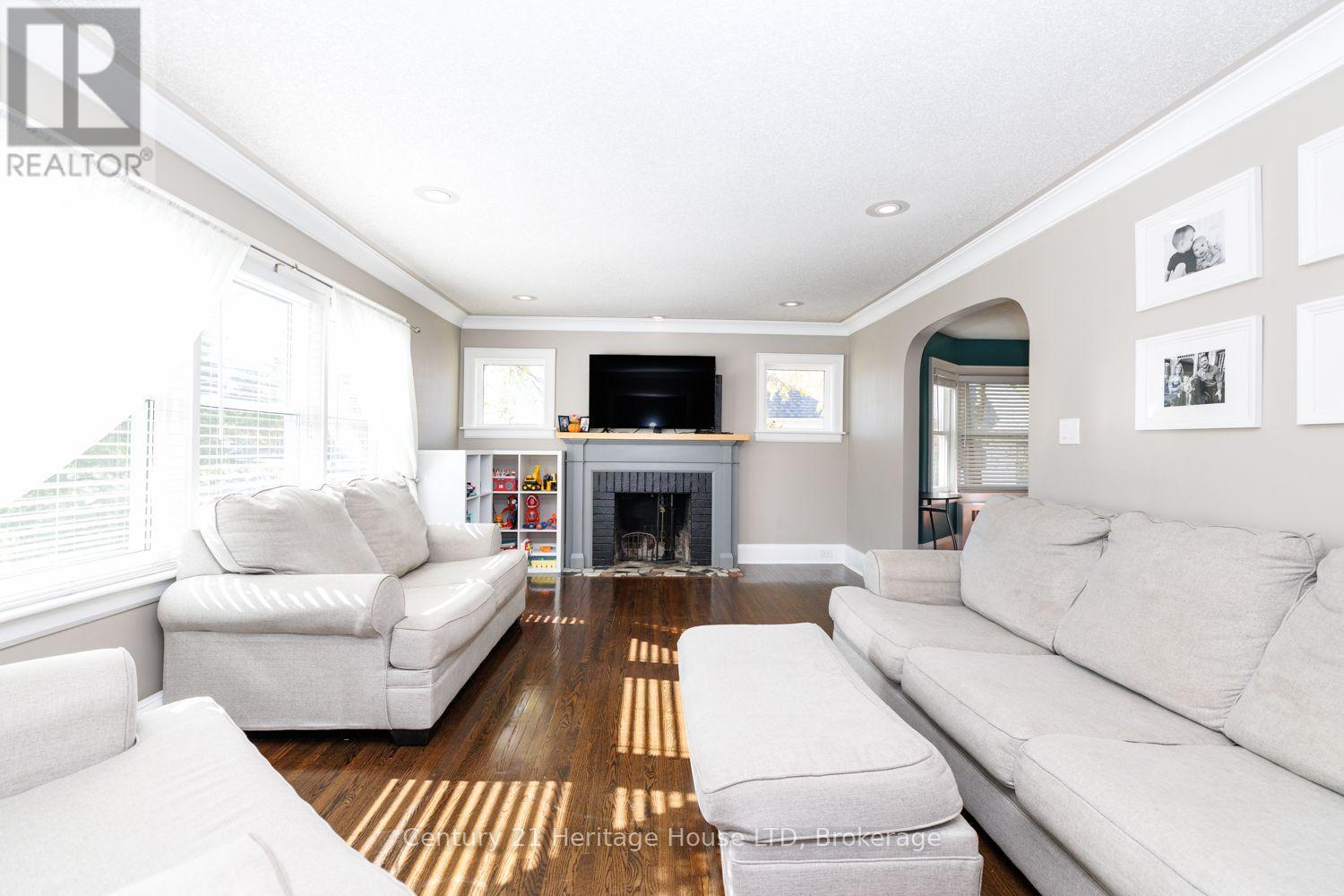 222 Phipps Street, Fort Erie (Central), Ontario L2A 2V5 - Photo 13 - X14097728