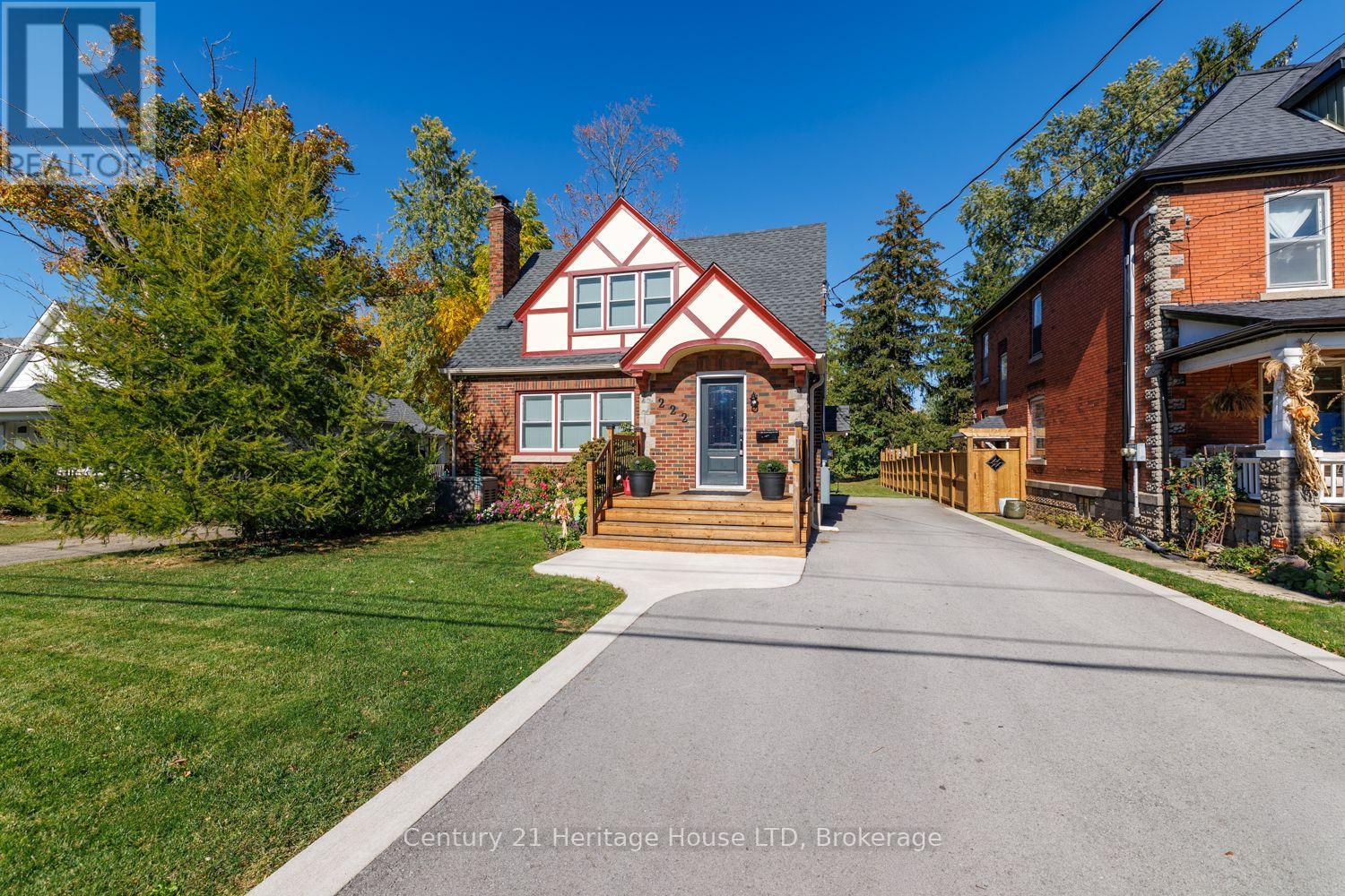 222 Phipps Street, Fort Erie (Central), Ontario L2A 2V5 - Photo 2 - X14097728