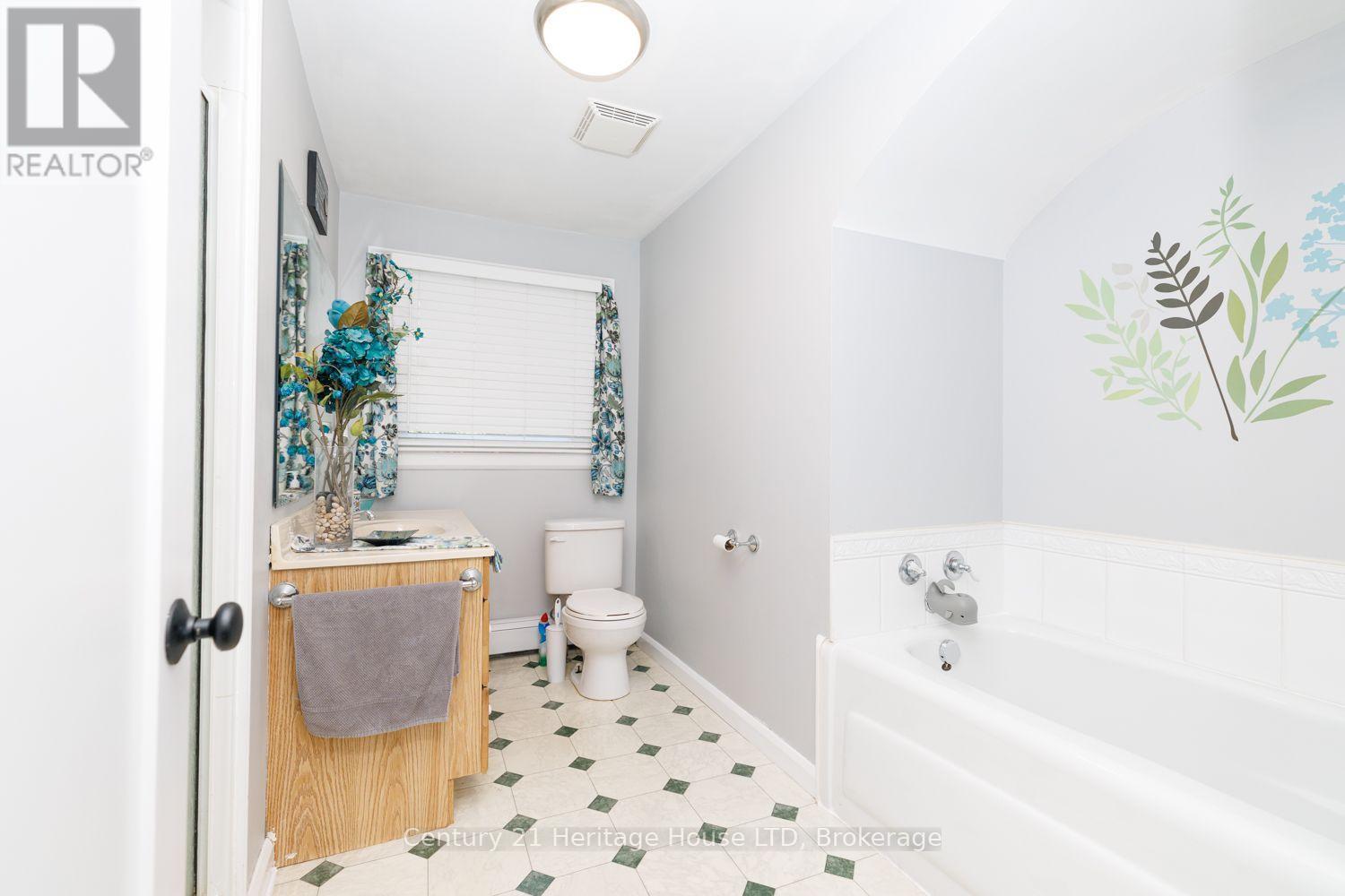 222 Phipps Street, Fort Erie (Central), Ontario L2A 2V5 - Photo 23 - X14097728