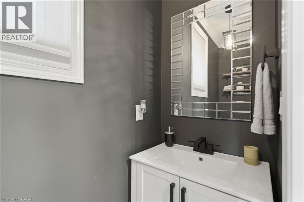 23 Forest Ridge Avenue, Waterdown, Ontario  L8B 1V5 - Photo 19 - 40872394