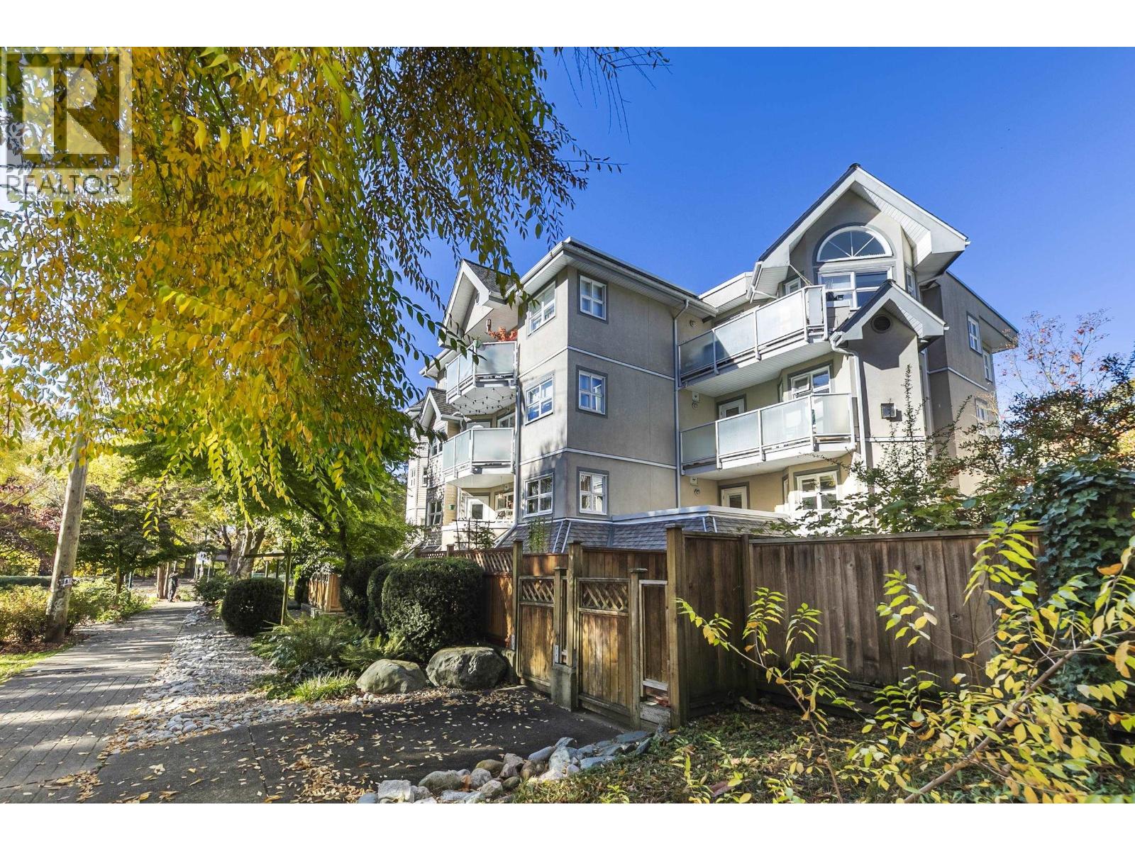 402 1515 E 6TH AVENUE, vancouver, British Columbia