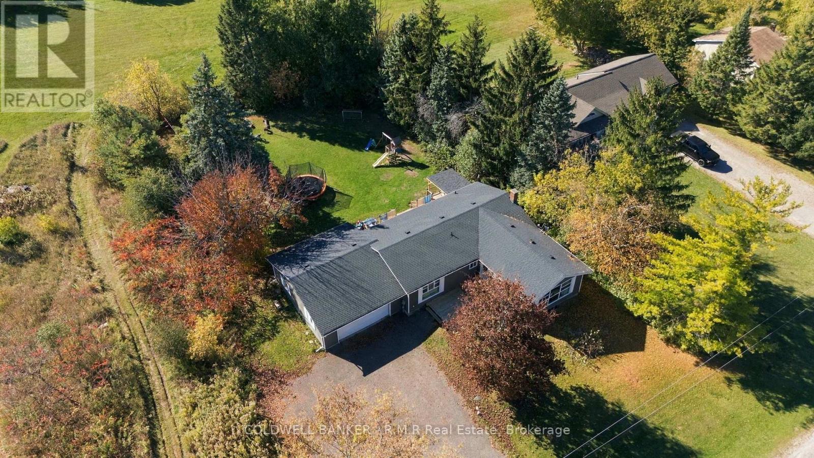 34 HELEN CRESCENT Kawartha Lakes (Mariposa) Ontario Canada K0M2C0 3