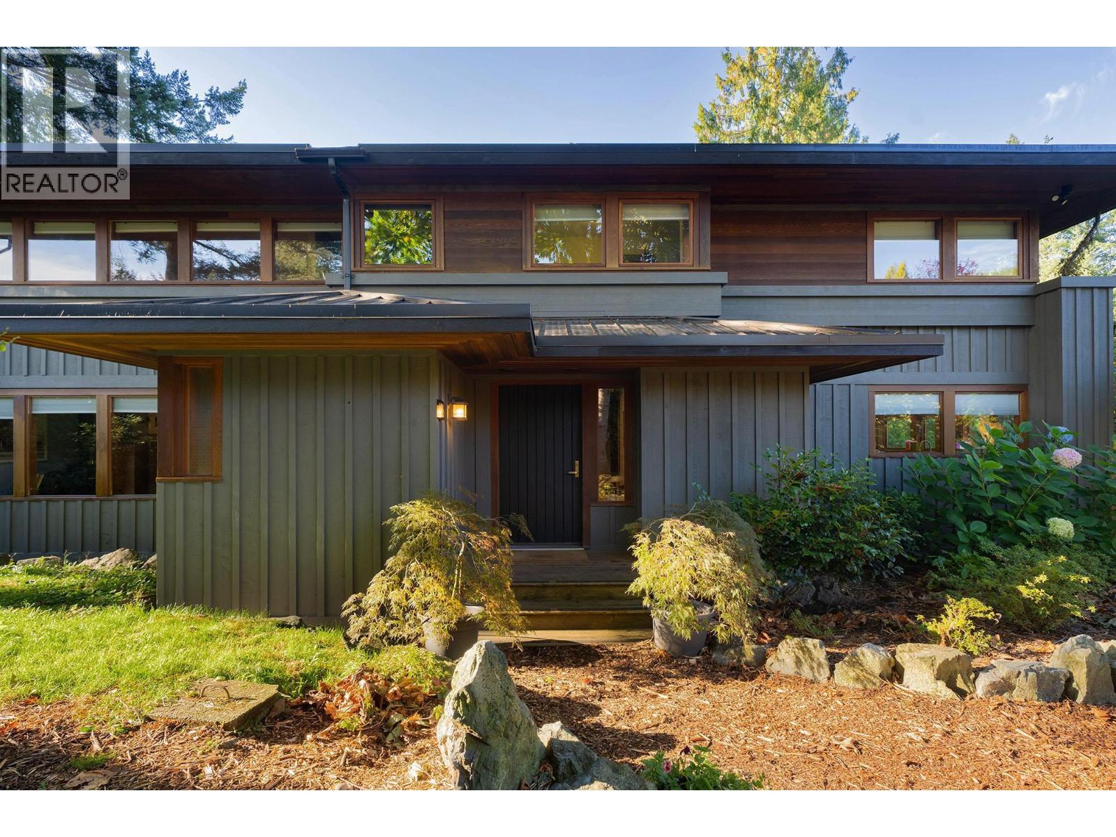 496 Melmore Road, Bowen Island, British Columbia  V0N 1G1 - Photo 2 - R3176872