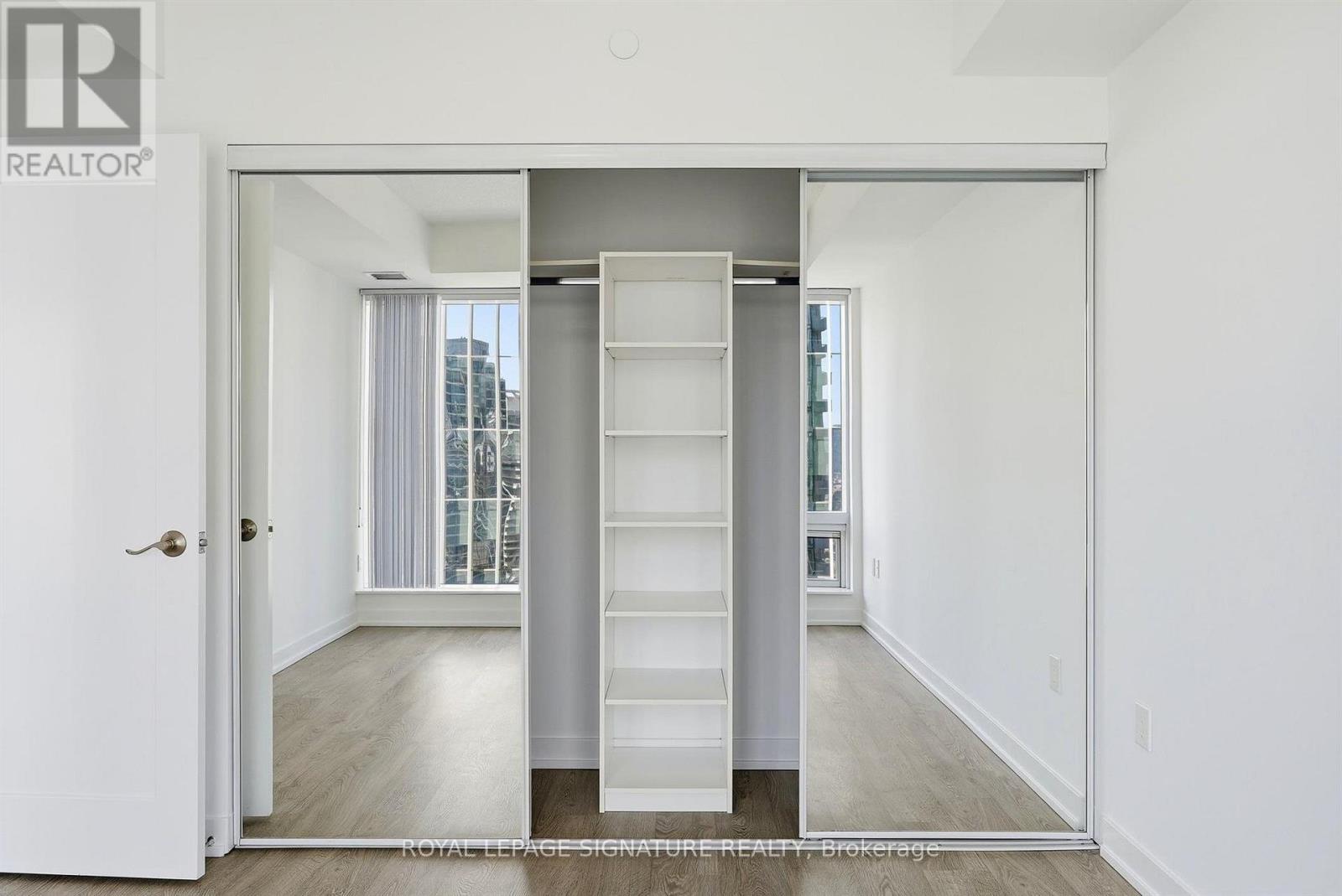 2004 - 10 York Street, Toronto, Ontario  M5J 0E1 - Photo 11 - C14097714