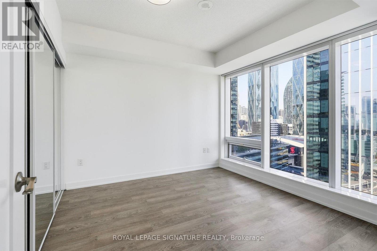 2004 - 10 York Street, Toronto, Ontario  M5J 0E1 - Photo 8 - C14097714