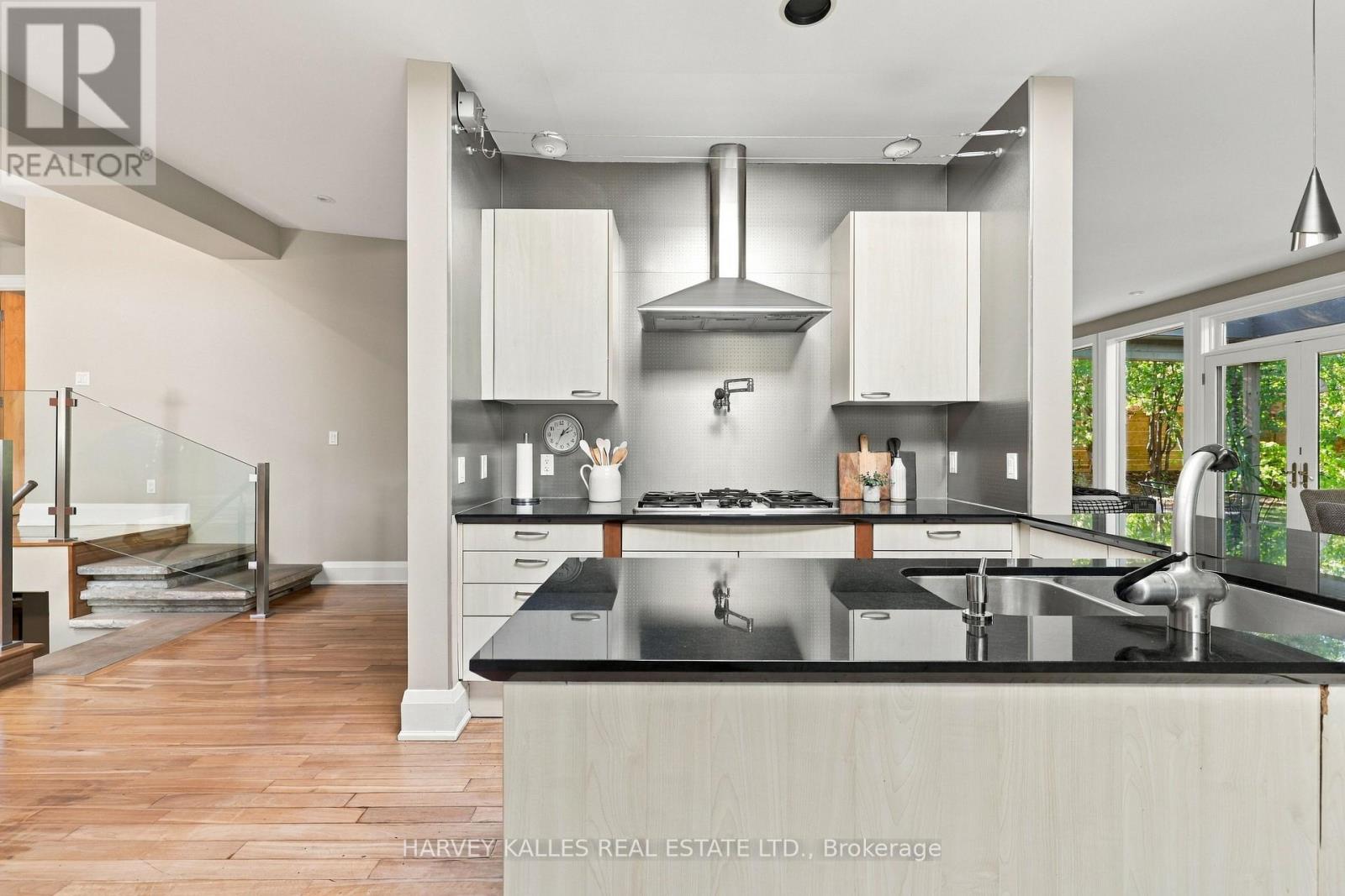 41 Hurlingham Crescent, Toronto, Ontario  M3B 2P9 - Photo 8 - C14097718