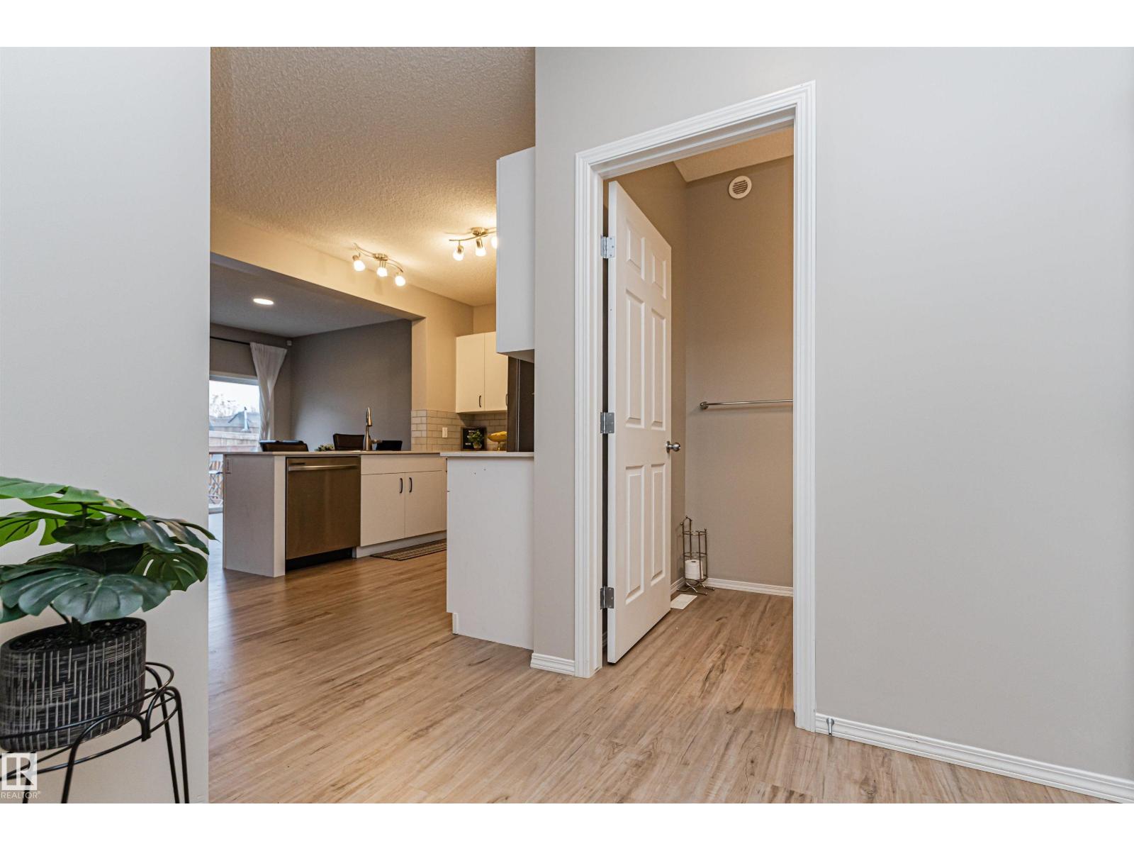 9616 230 ST NW