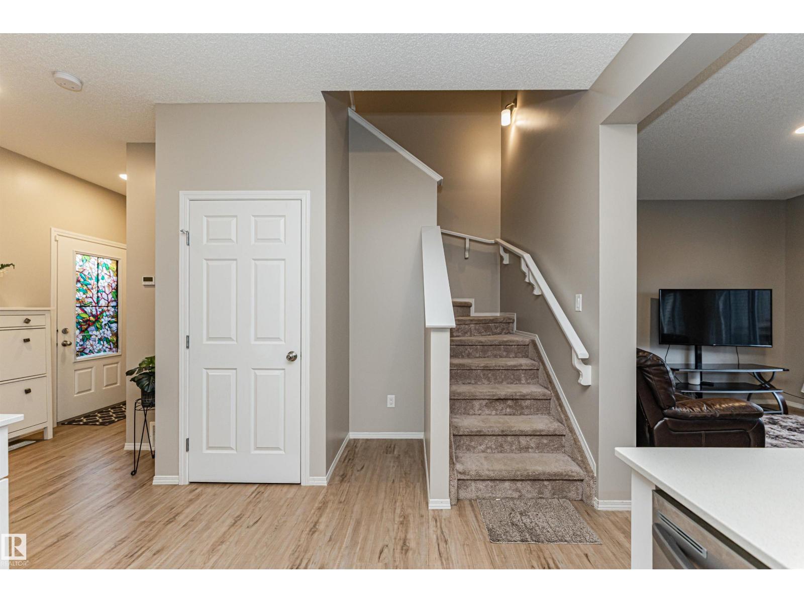 9616 230 ST NW
