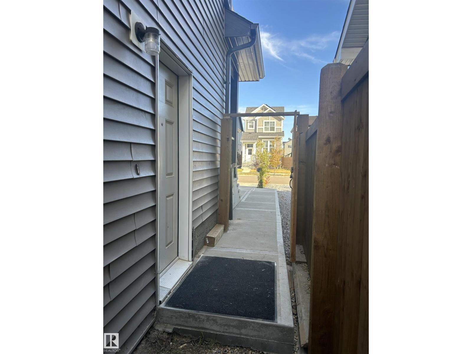 9616 230 ST NW