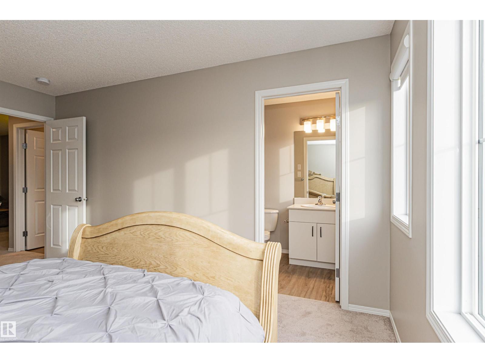 9616 230 ST NW