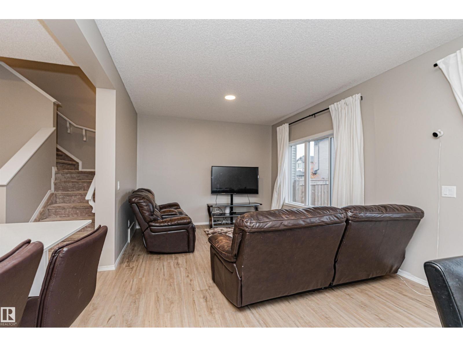 9616 230 ST NW