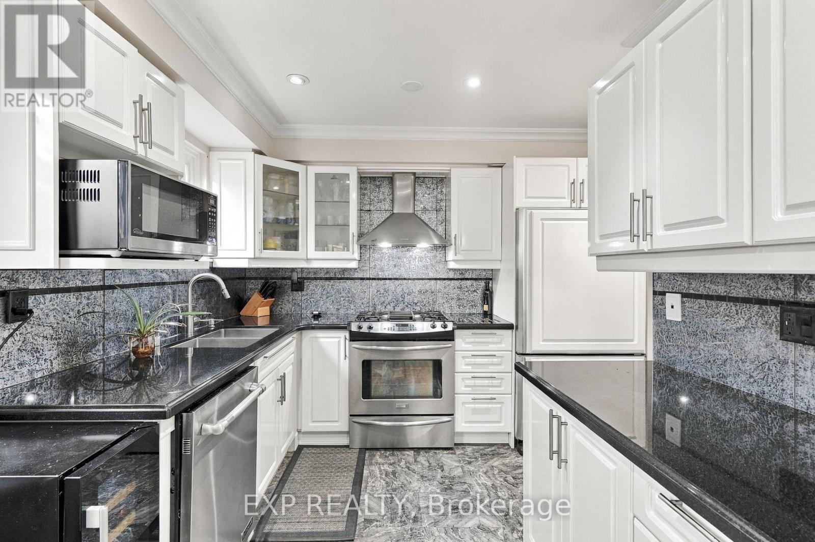 88 Valdor Drive, Toronto, Ontario  M1V 1R5 - Photo 3 - E14097762