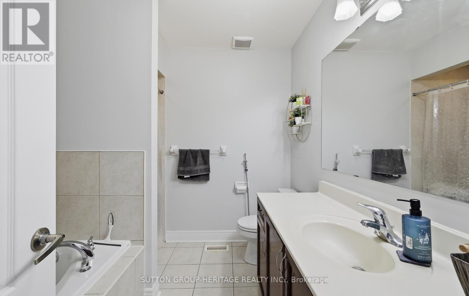29 Tozer Crescent, Ajax, Ontario  L1T 4Z9 - Photo 18 - E14097816