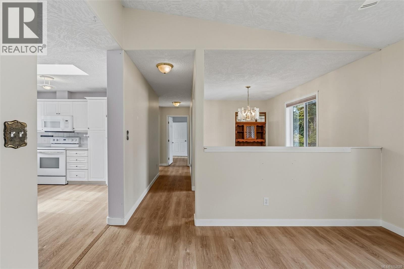 3 Eagle Lane, View Royal, British Columbia V9A 7M2 - Photo 10 - 1052628