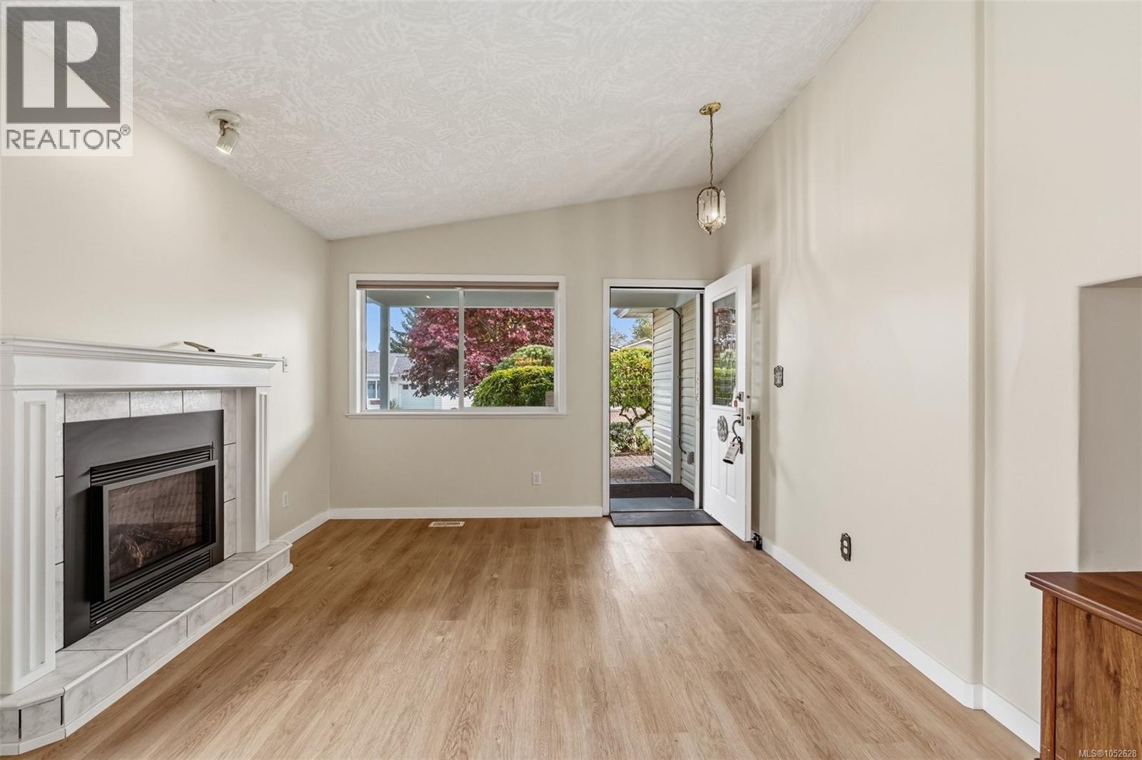 3 Eagle Lane, View Royal, British Columbia V9A 7M2 - Photo 4 - 1052628